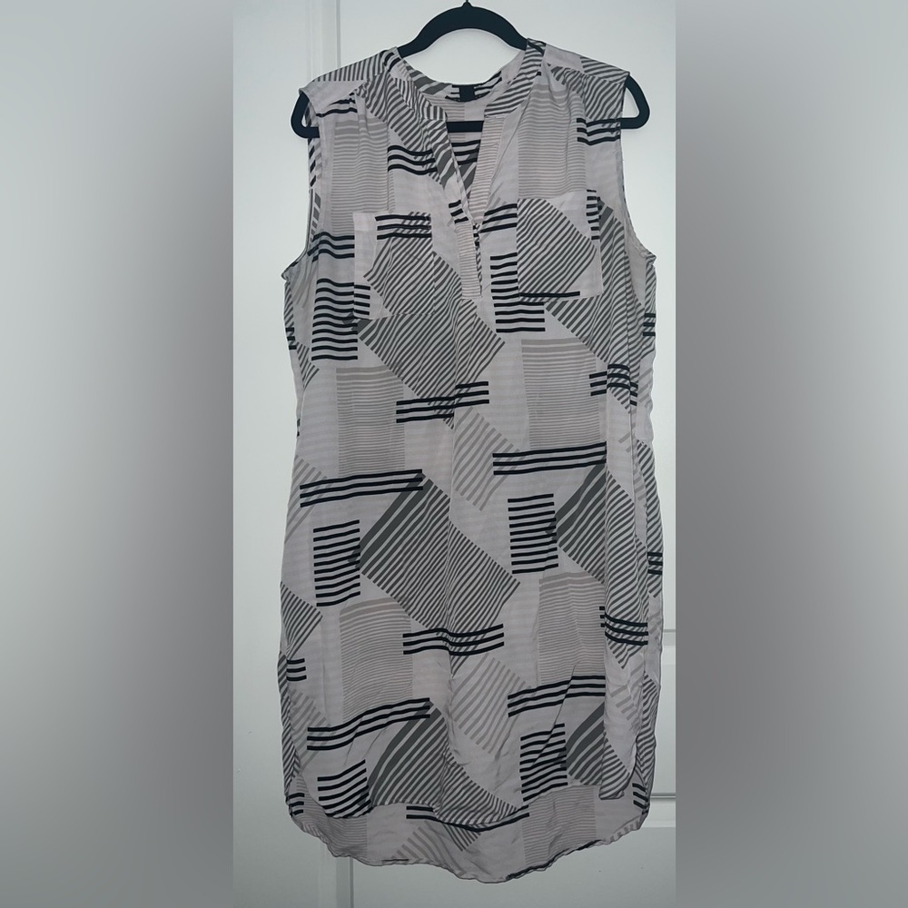 Sleeveless Geometric Pattern Dress - Black and White